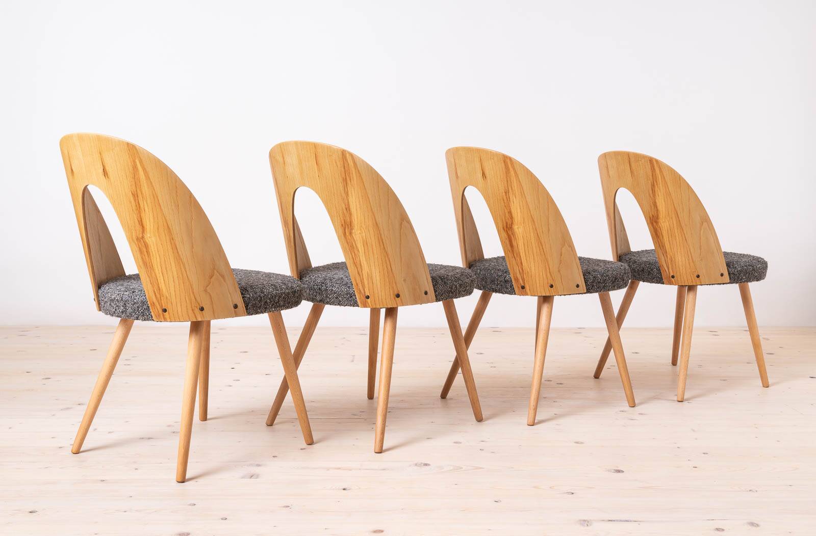 Dining table and 4 chairs by Antonin Šuman, restored.