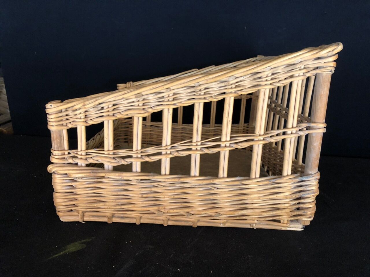 Wicker baker's basket