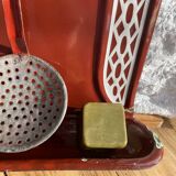 Enamelled kitchen sheet metal plate