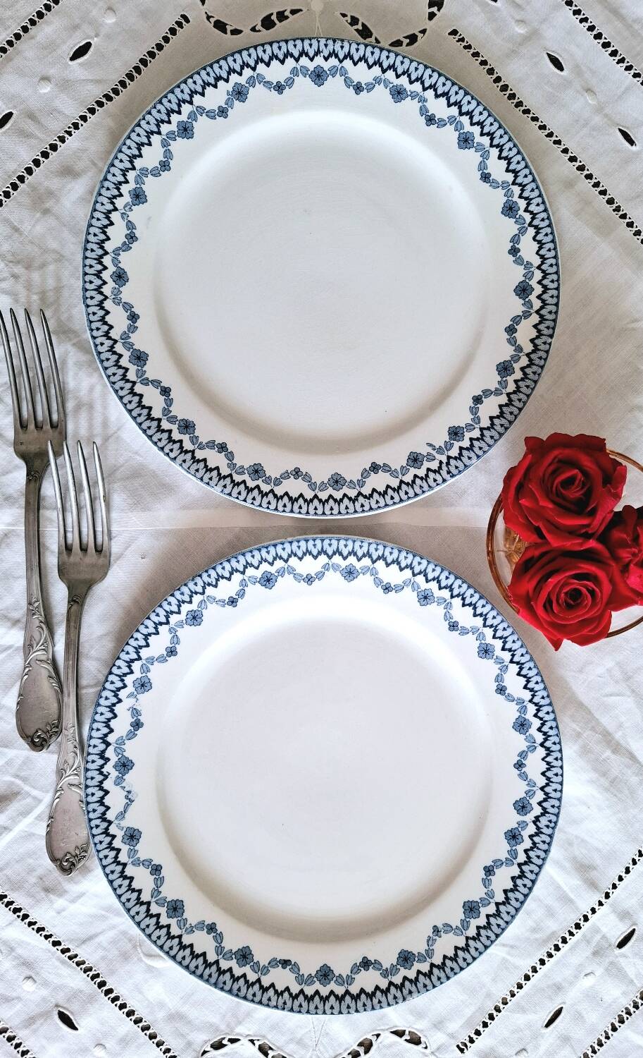 Old mismatched flat plates in iron earth earthenware