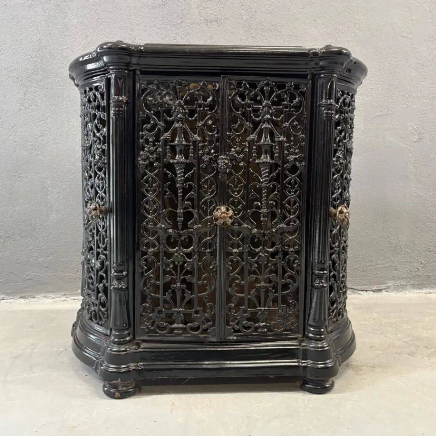 Antique decorative fireplace insert ornate cast iron black 1900s French style