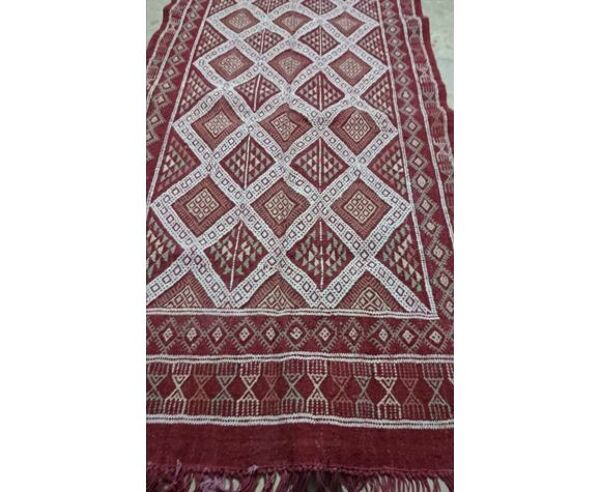 Tapis marocain marron et blanc berbère