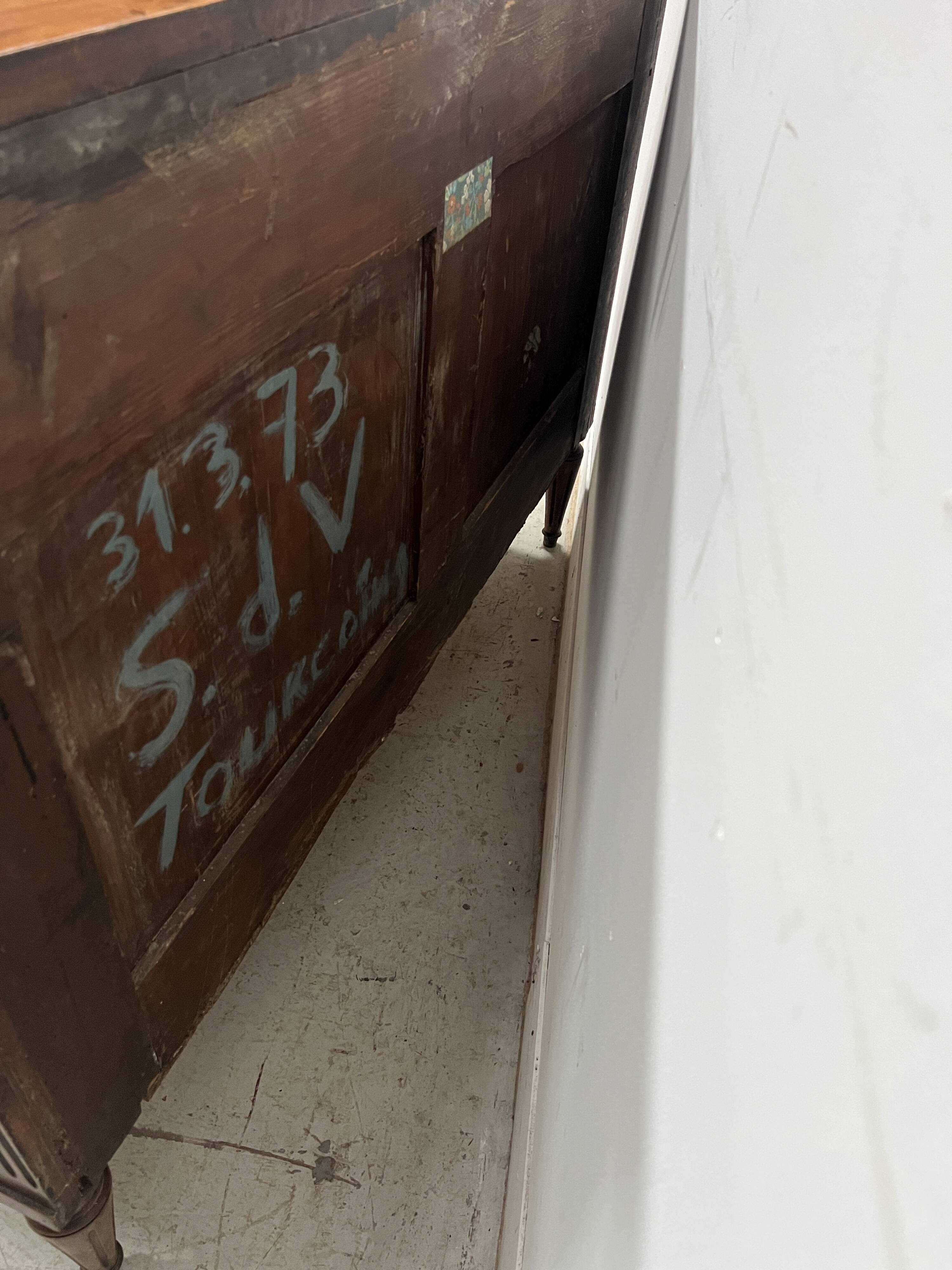Louis XVI style mahogany commode with a grey veined marble top, 19th century