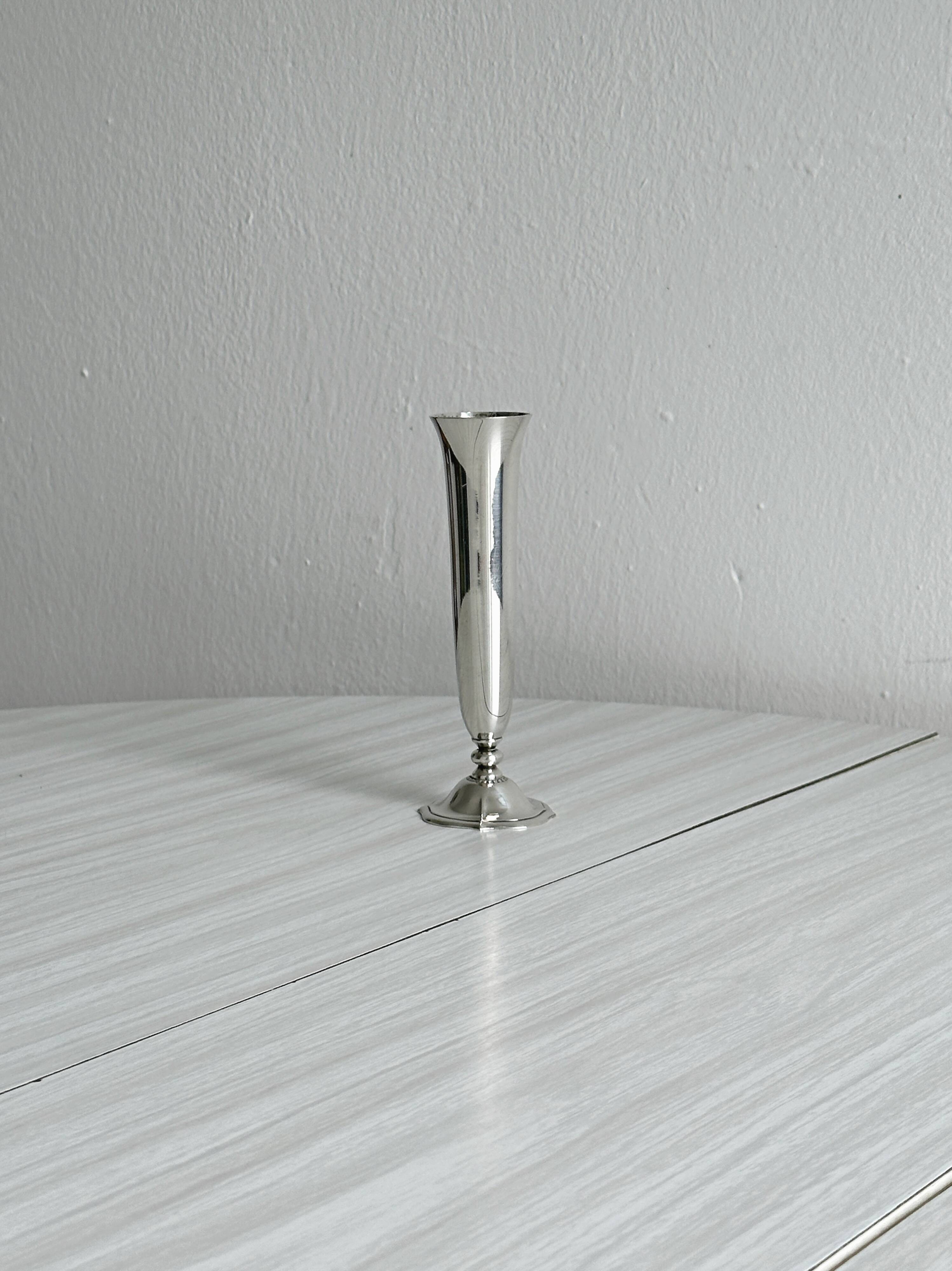 Small metal soliflore