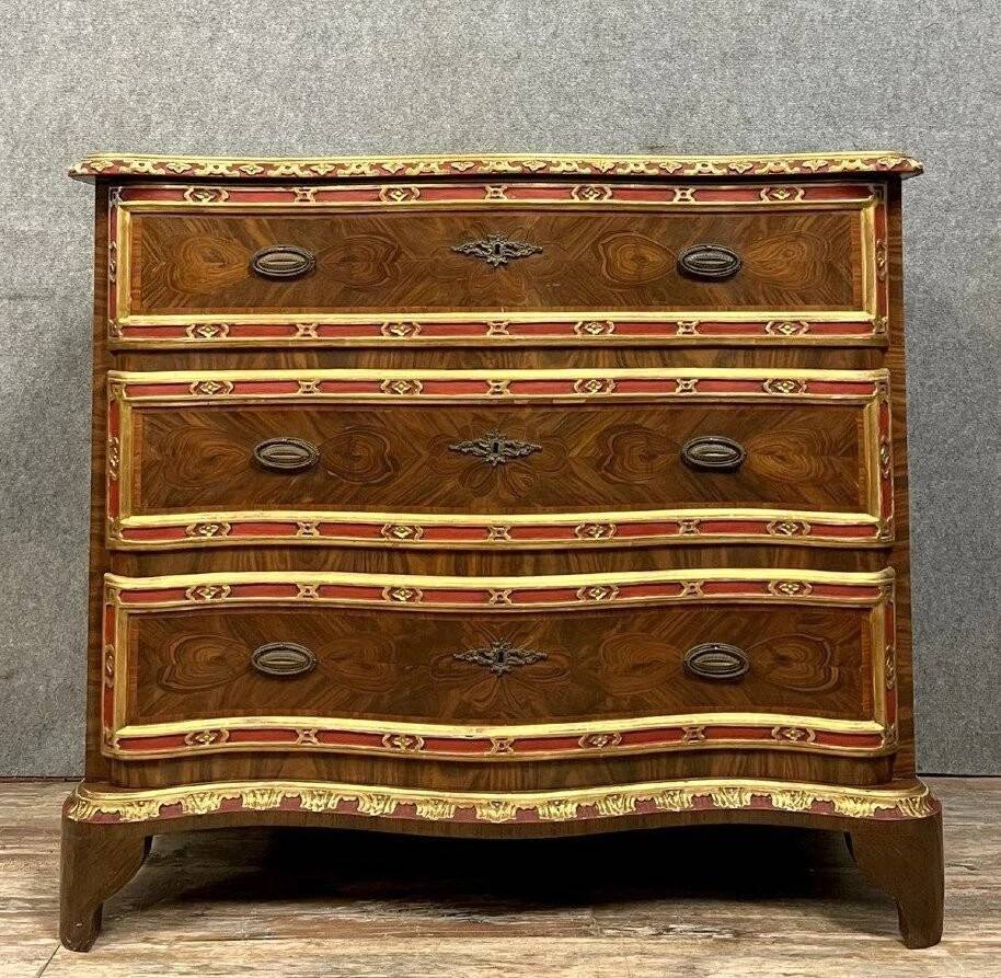 Louis XV style curved chest of drawers in rosewood and rosewood marquetry