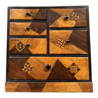 Japan 19th century: superb cabinet with marquetry on all sides circa 1850
