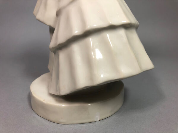 LE BAISER par Edouard Marcel Sandoz en porcelaine de Limoges Haviland