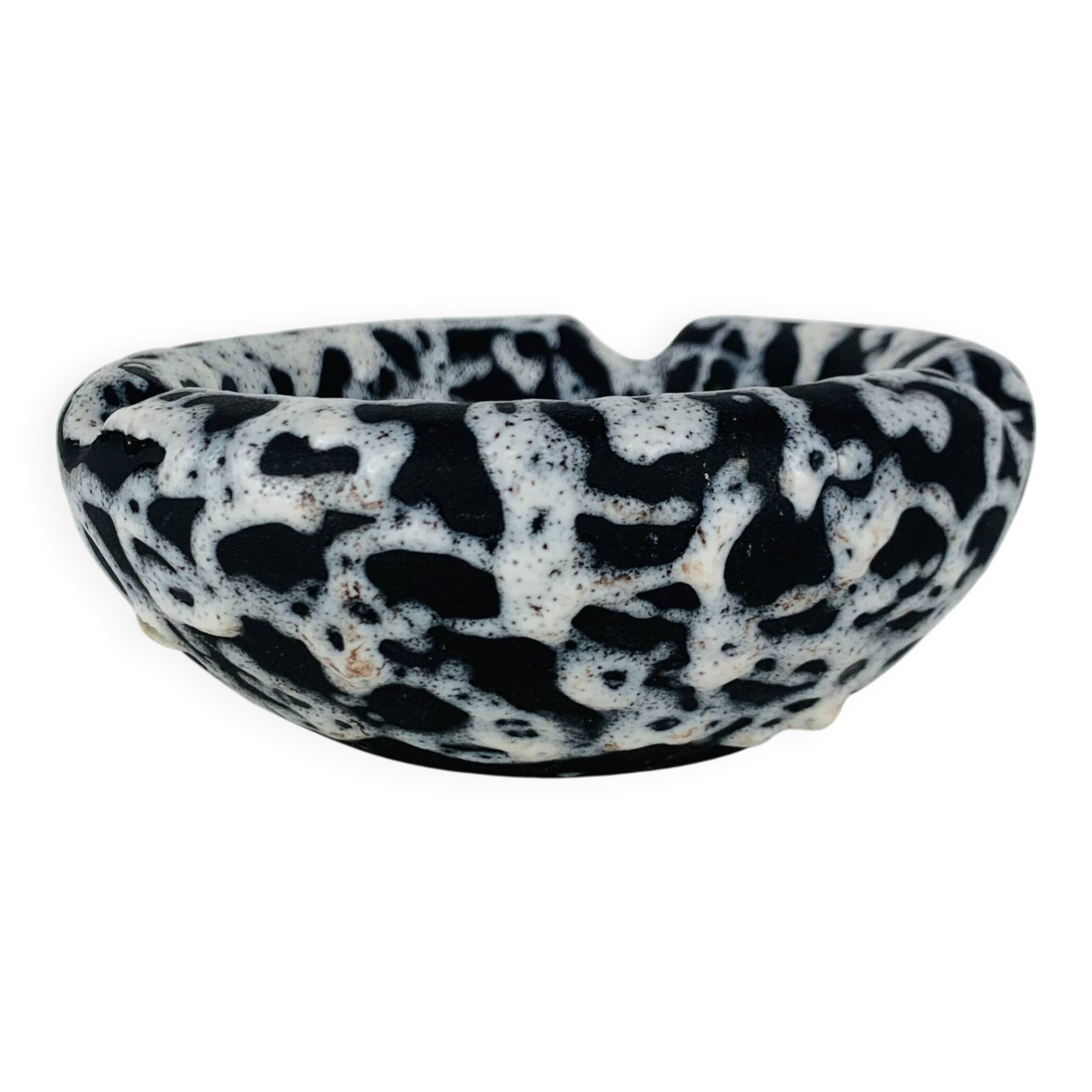 Ashtray and pocket tray by Marius Giuge, fat lava ceramic.