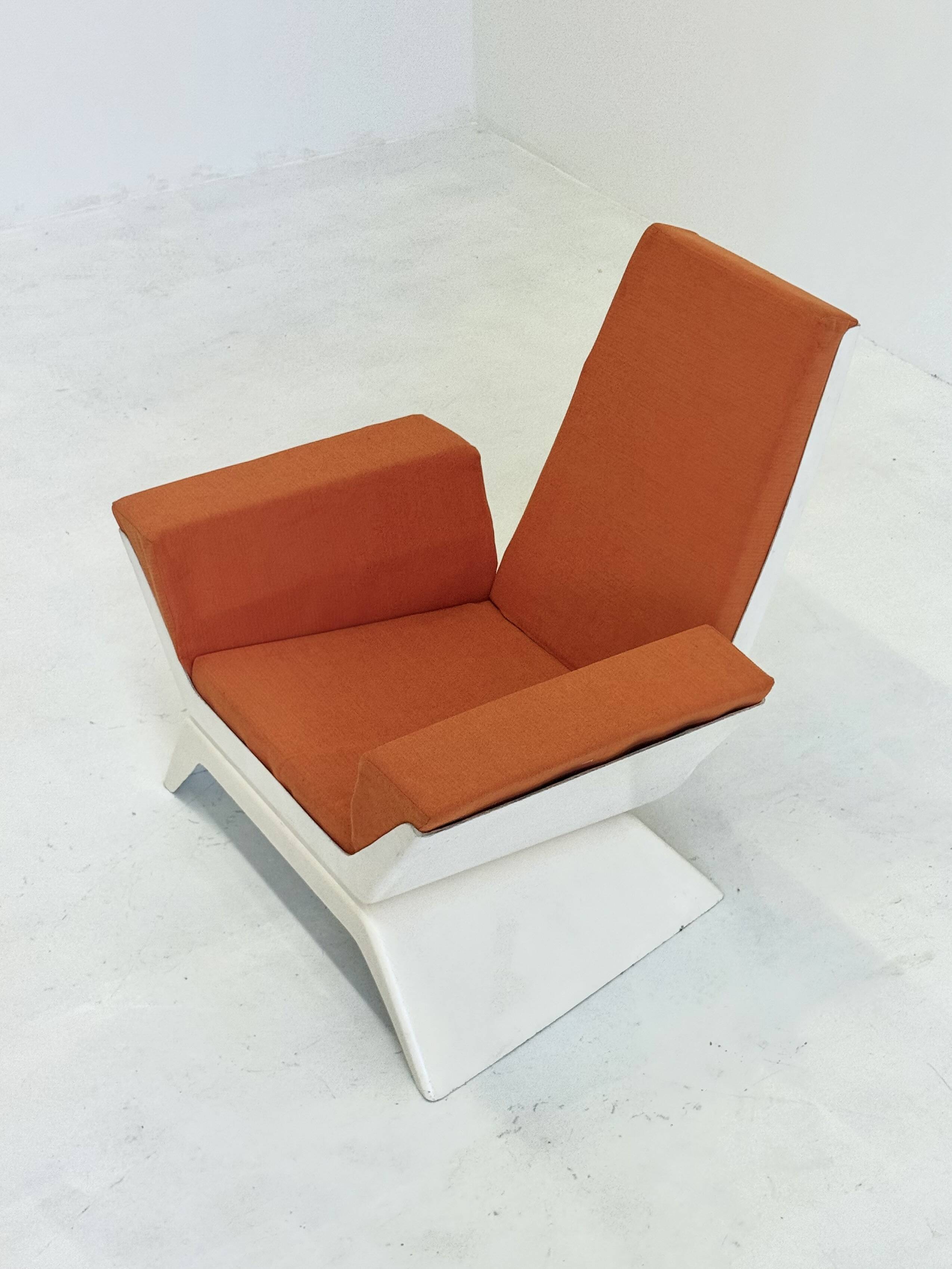 Fauteuil vintage orange Space Age très unique