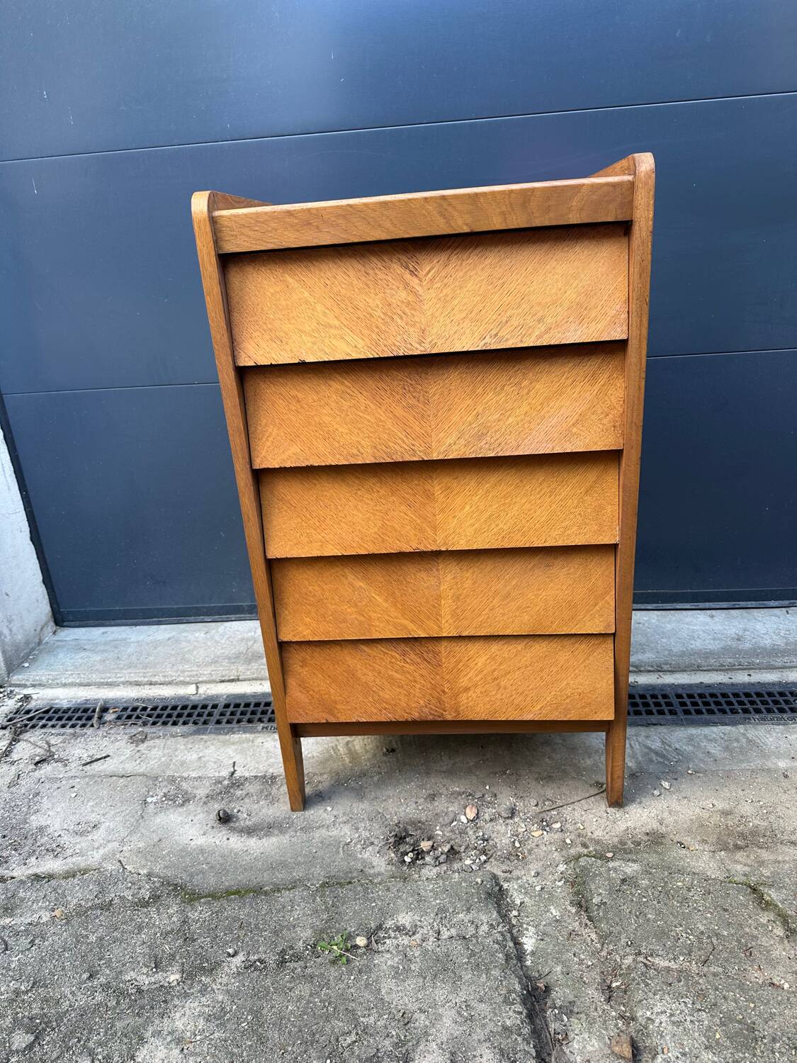Antique chest of drawers