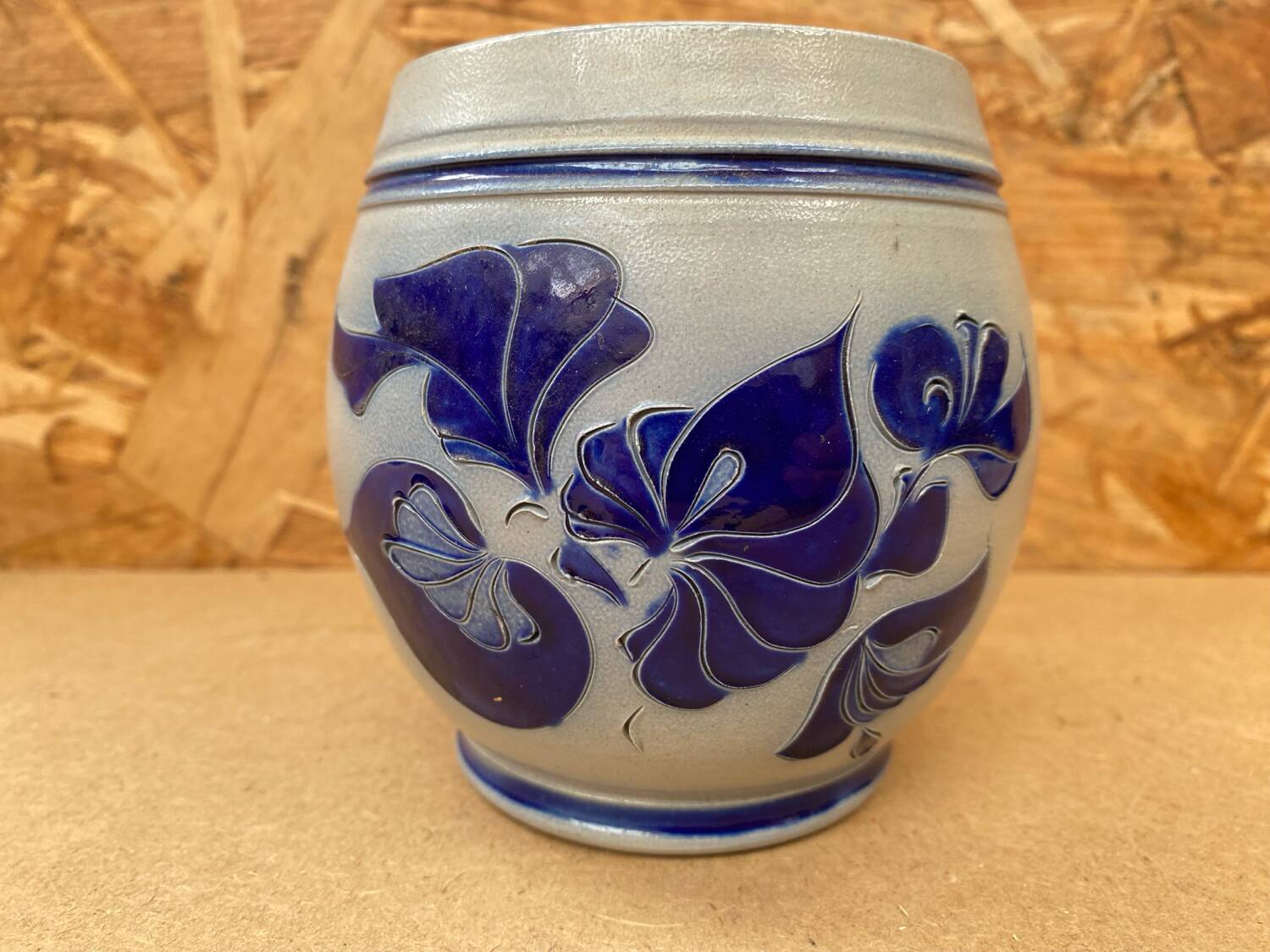 Set of 3 Beer Pint Mugs Stoneware Grey Vintage Blue Flower Decor