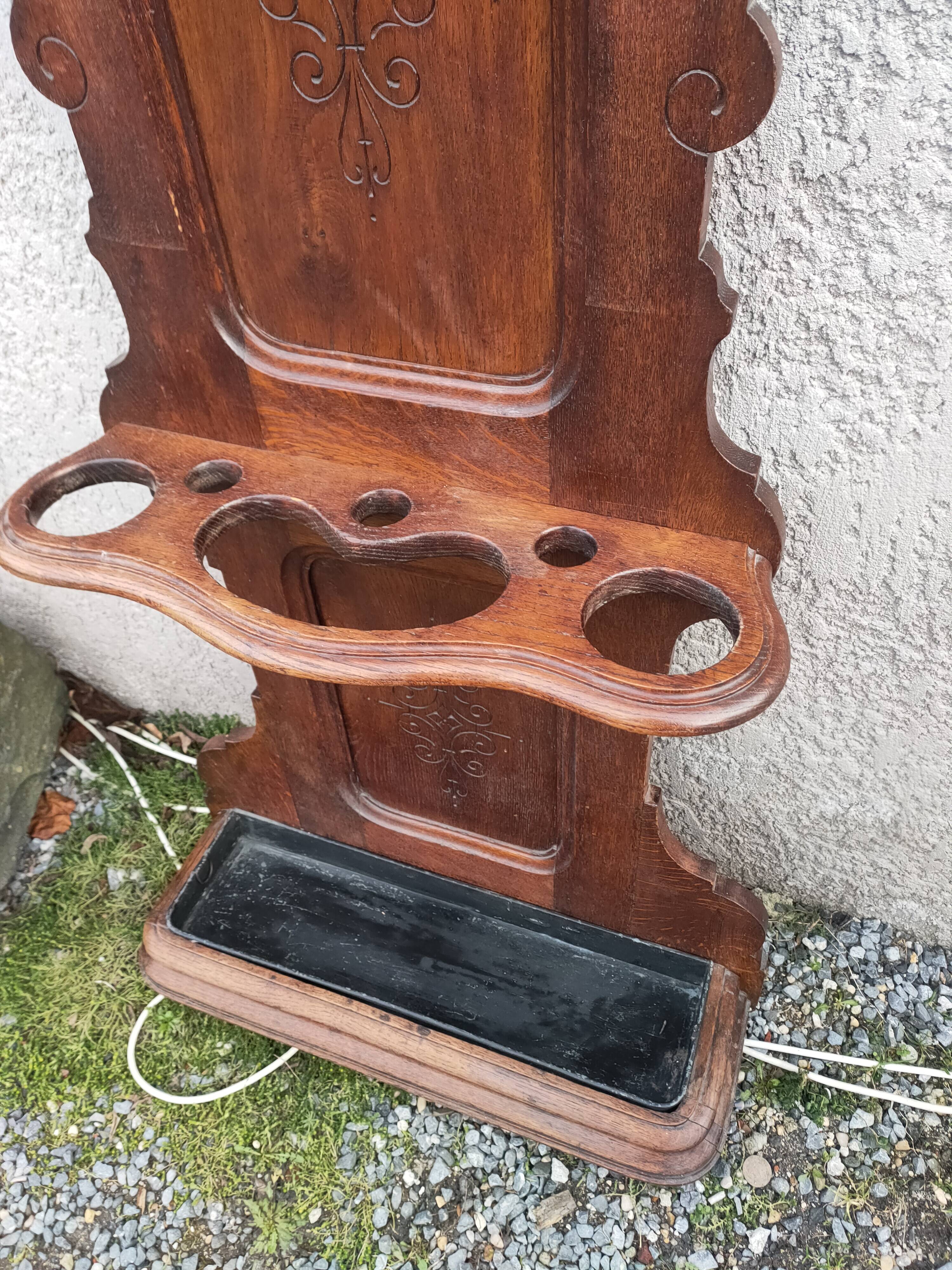 free-standing locker room in solid oak 1900