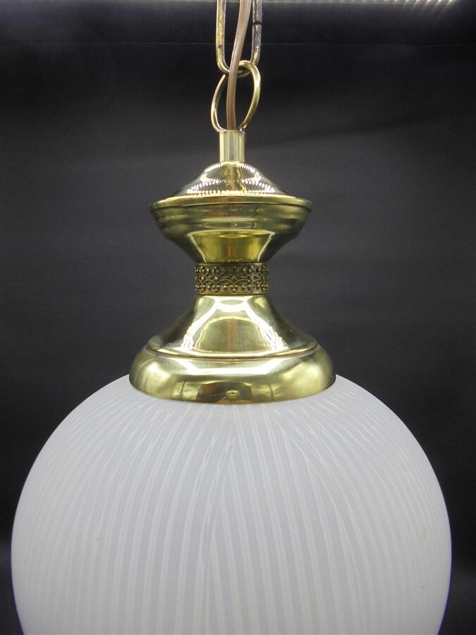 Suspension en verre et laiton