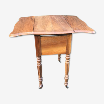 Wooden downside table