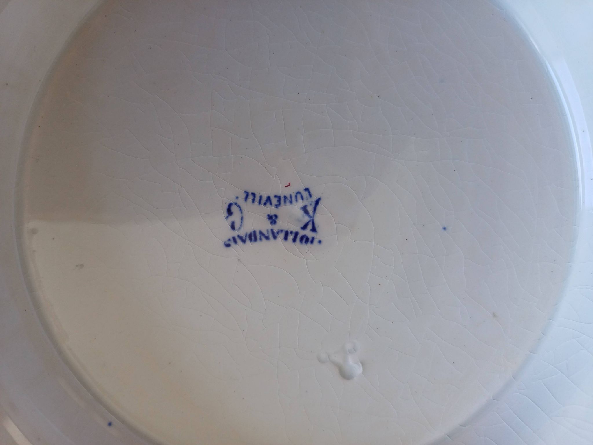 Plate a cake