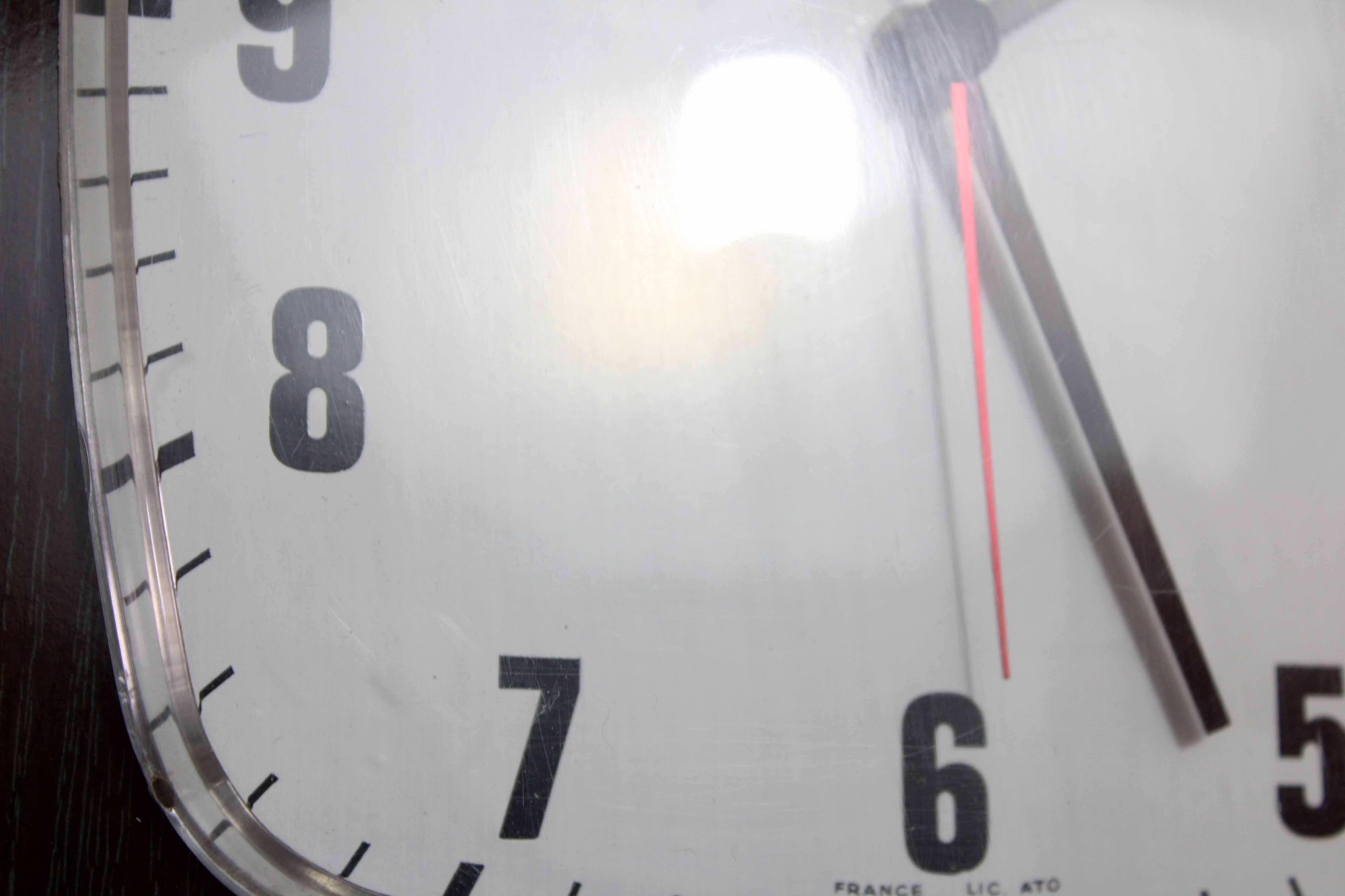 Wall clock Vedette