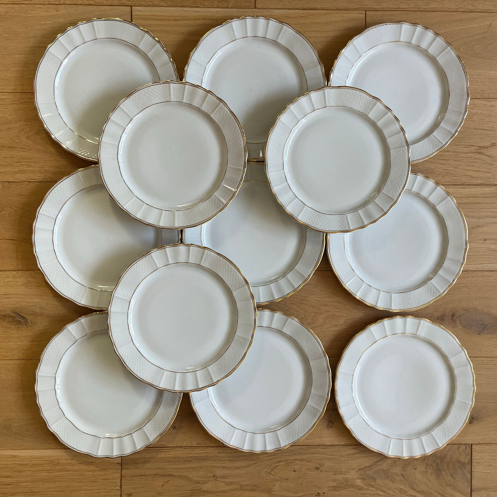 12 flat plates porcelain from Limoges Bernardaud