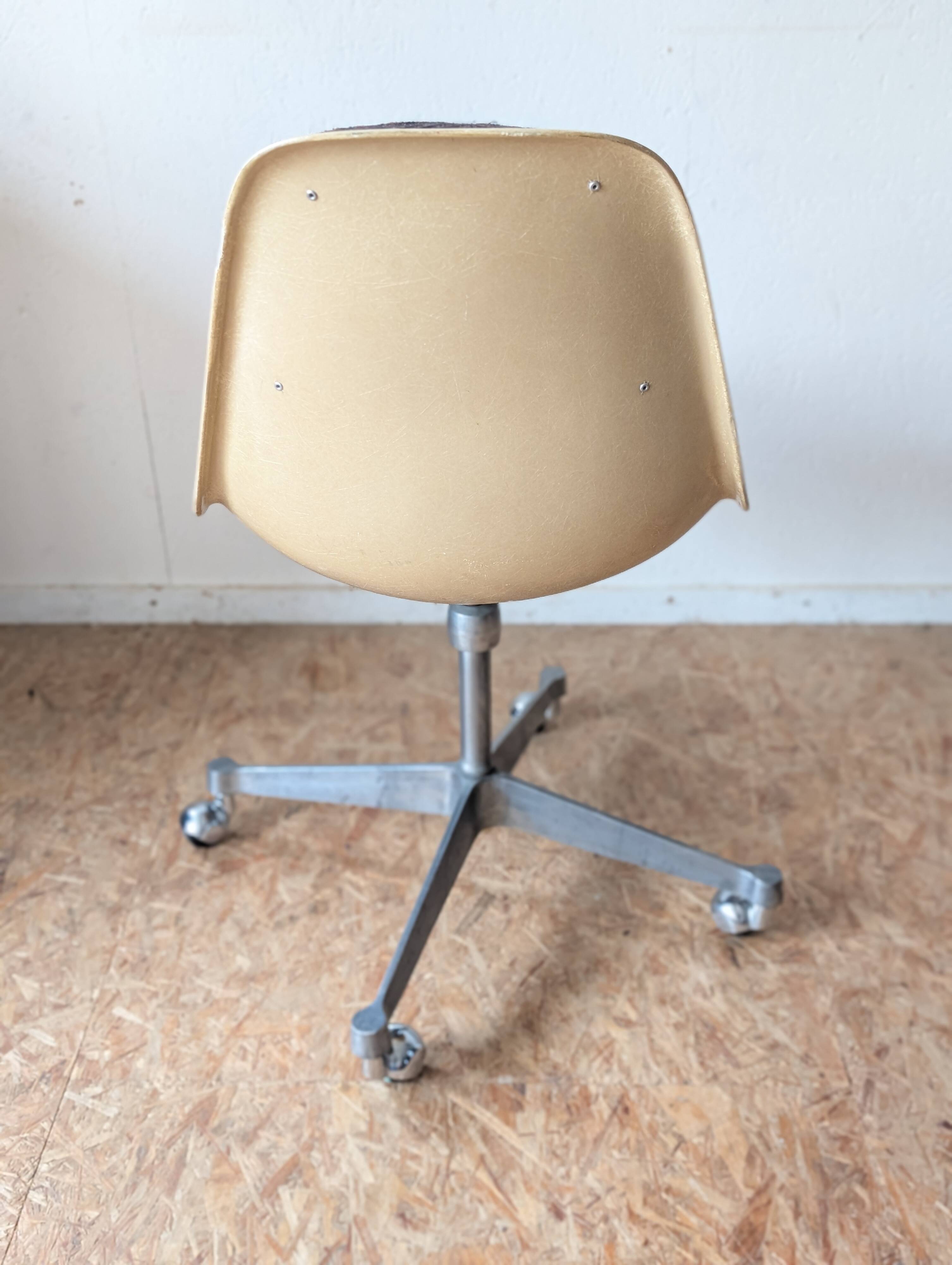Office chair by Charles & Ray Eames for Herman Miller, 1970s