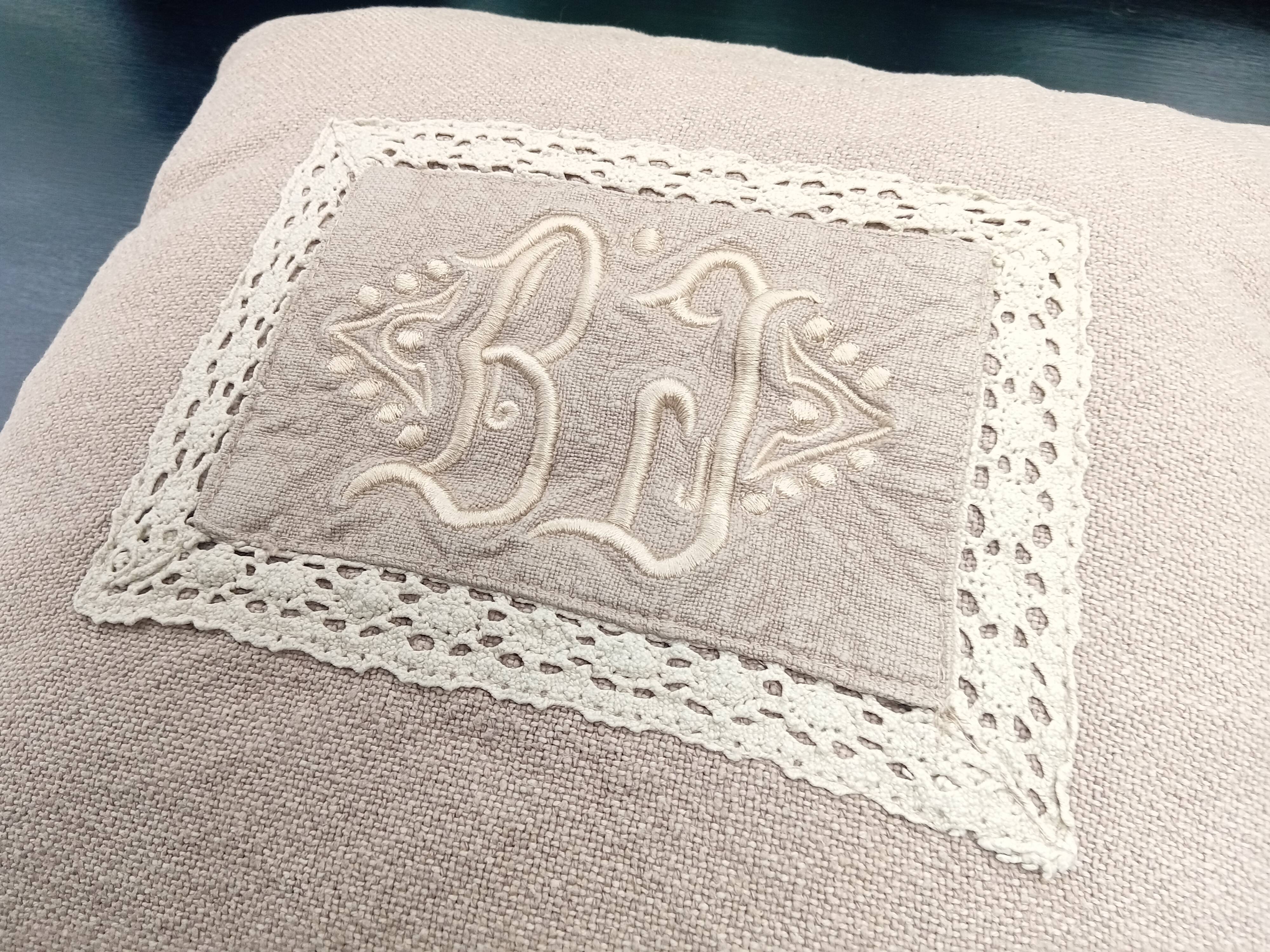 Lace cushion / Monogram