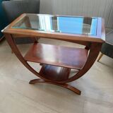 Pedestal table