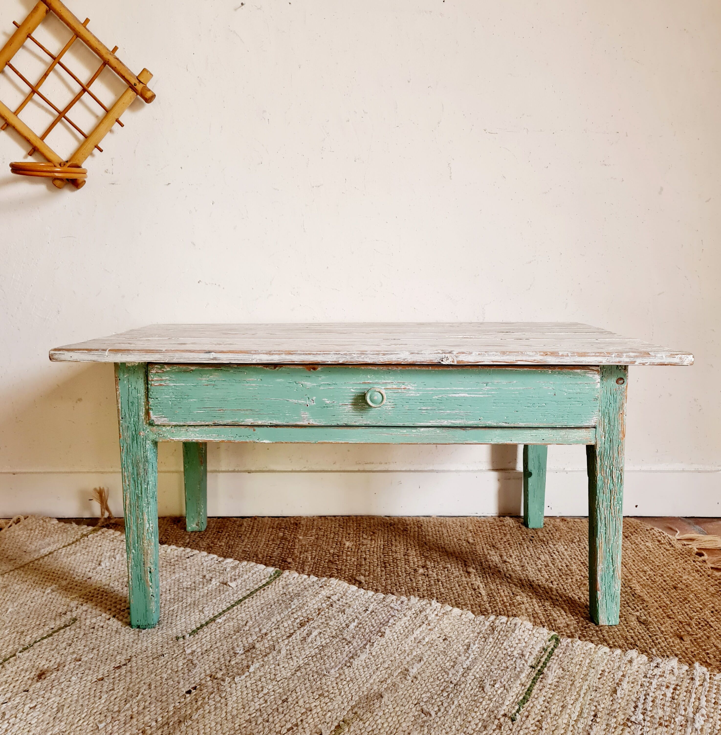 Table basse de ferme en bois piétement vert