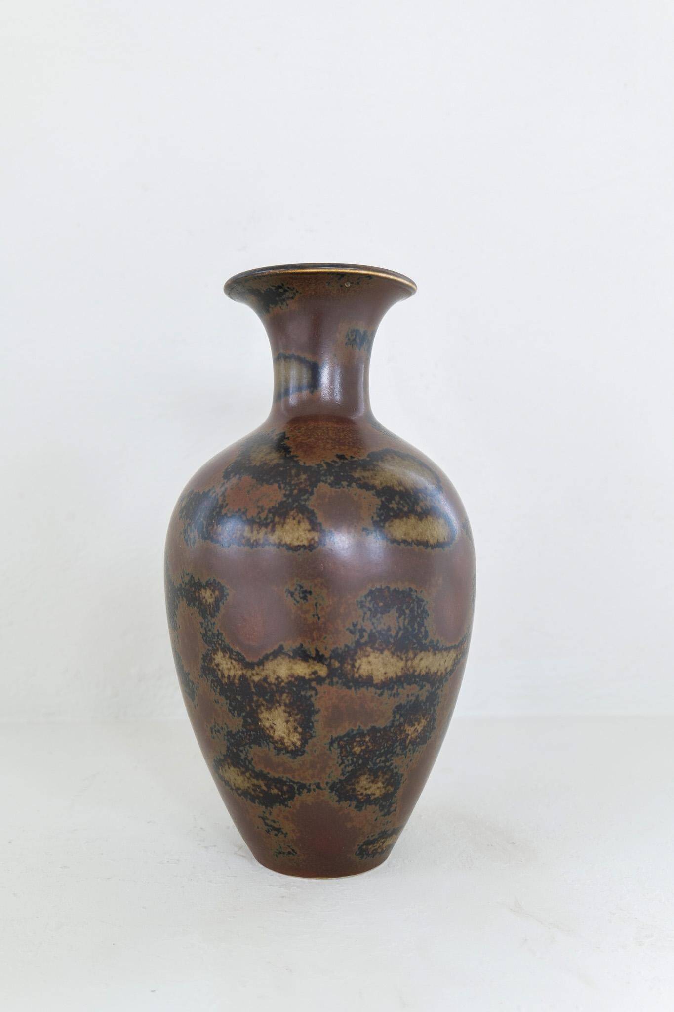 Mid-century modern ceramic vase from Rörstrand by Gunnar Nylund, Sweden.