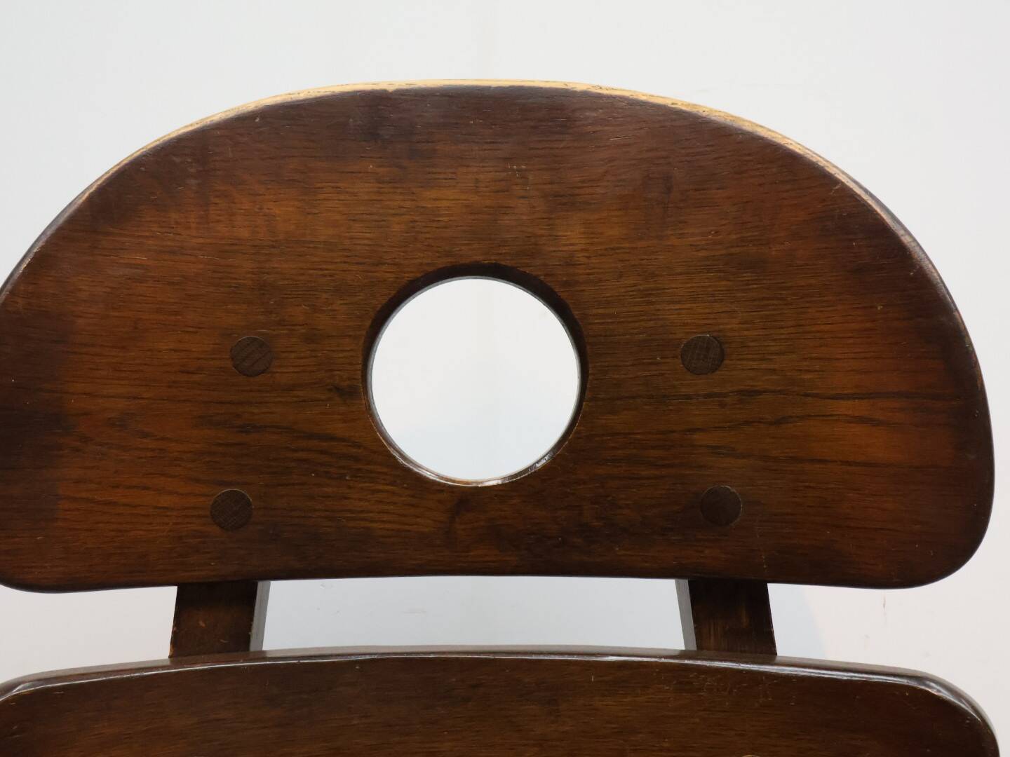 Brutalist fishbone stoelen eikenhout Jaren 70