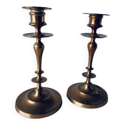 Paire de bougeoirs en bronze
