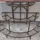 Half-moon plant holder