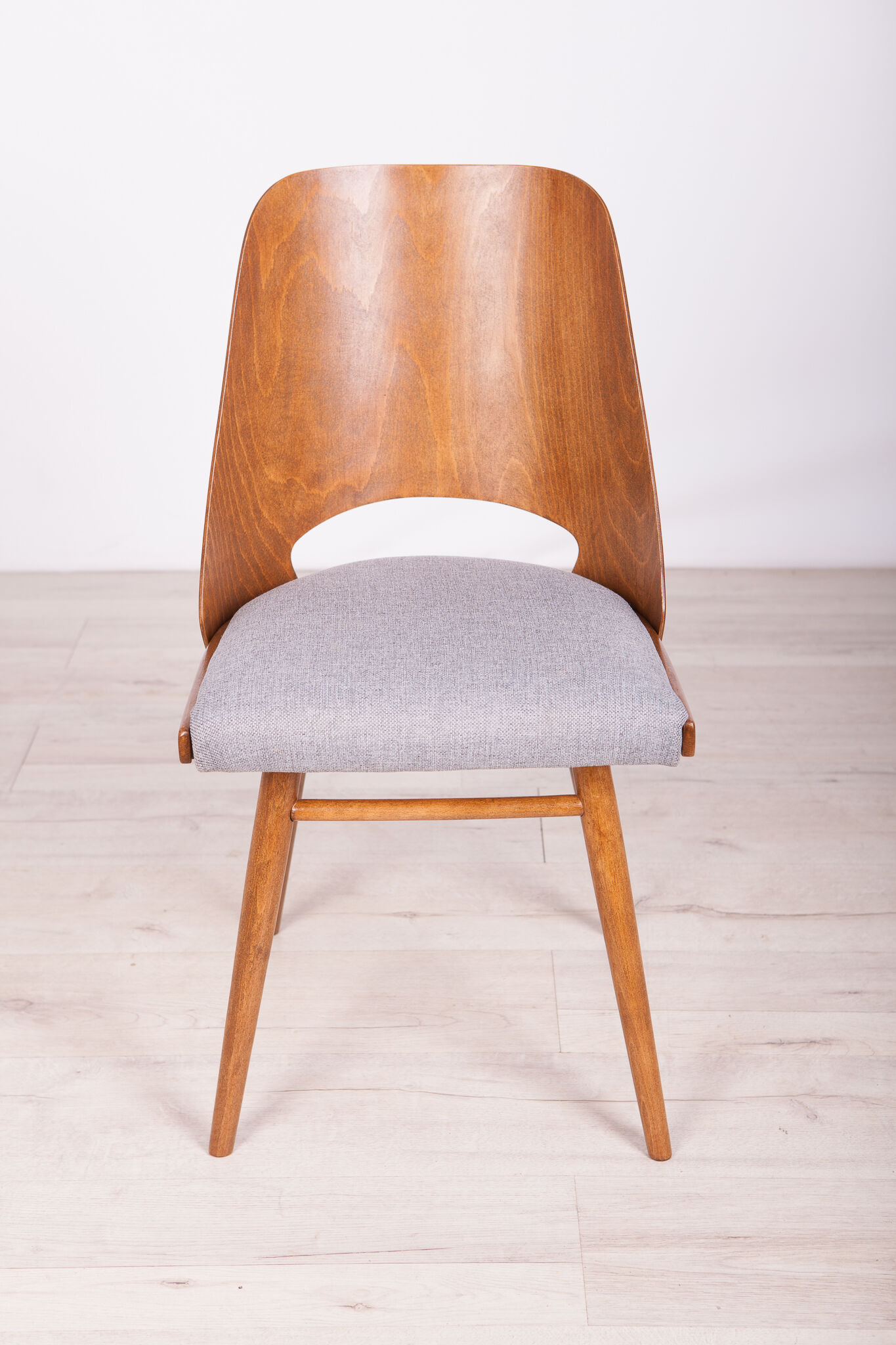 Model lollipop dining chairs from Tatra, 1960s, set of 4