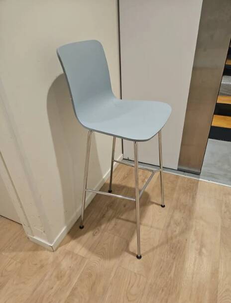 Stackable high chair Vitra