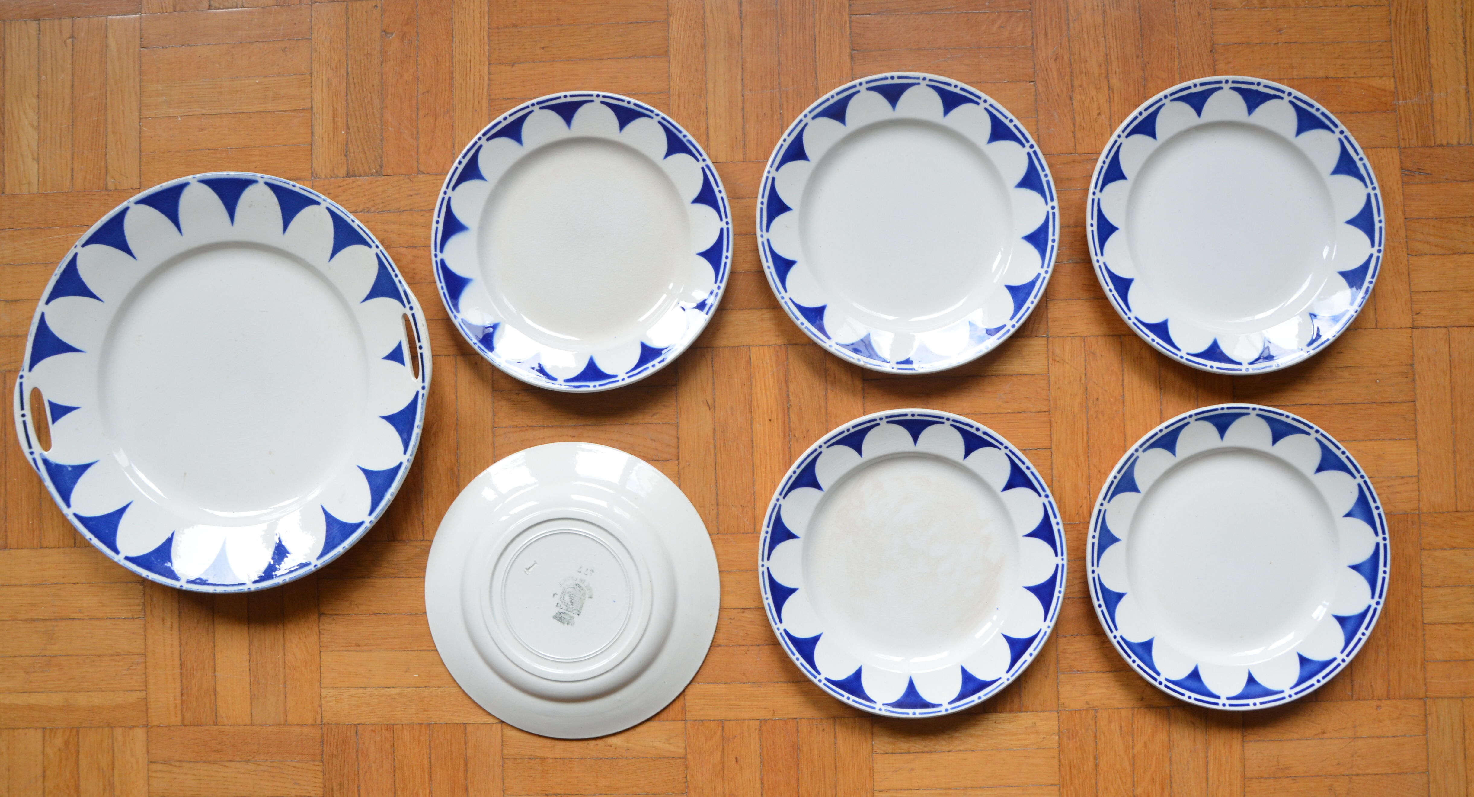 Lot d'assiettes à dessert et plat Digoin et Sarreguemine