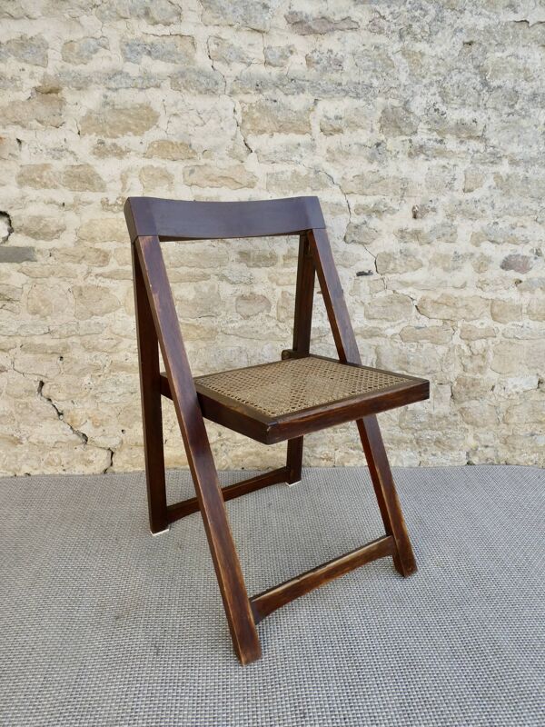 Chaise pliante en bois avec assise cannée
