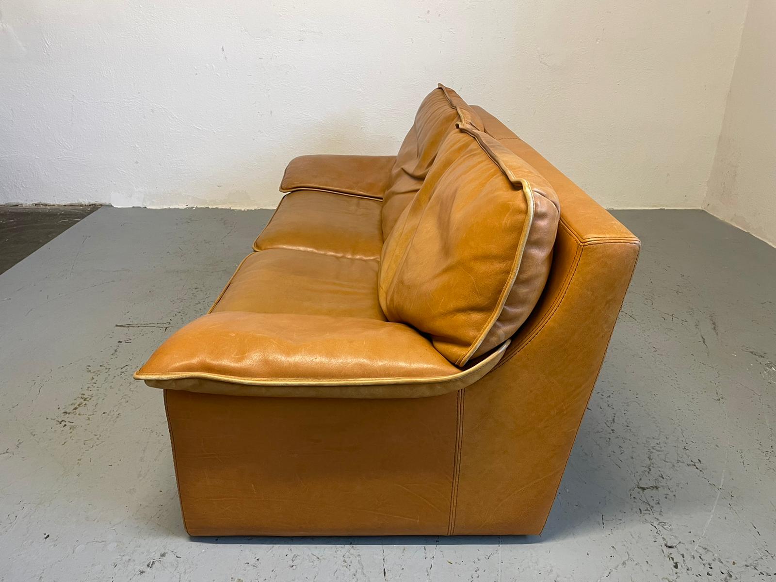 Canapé en cuir marron Roche Bobois
