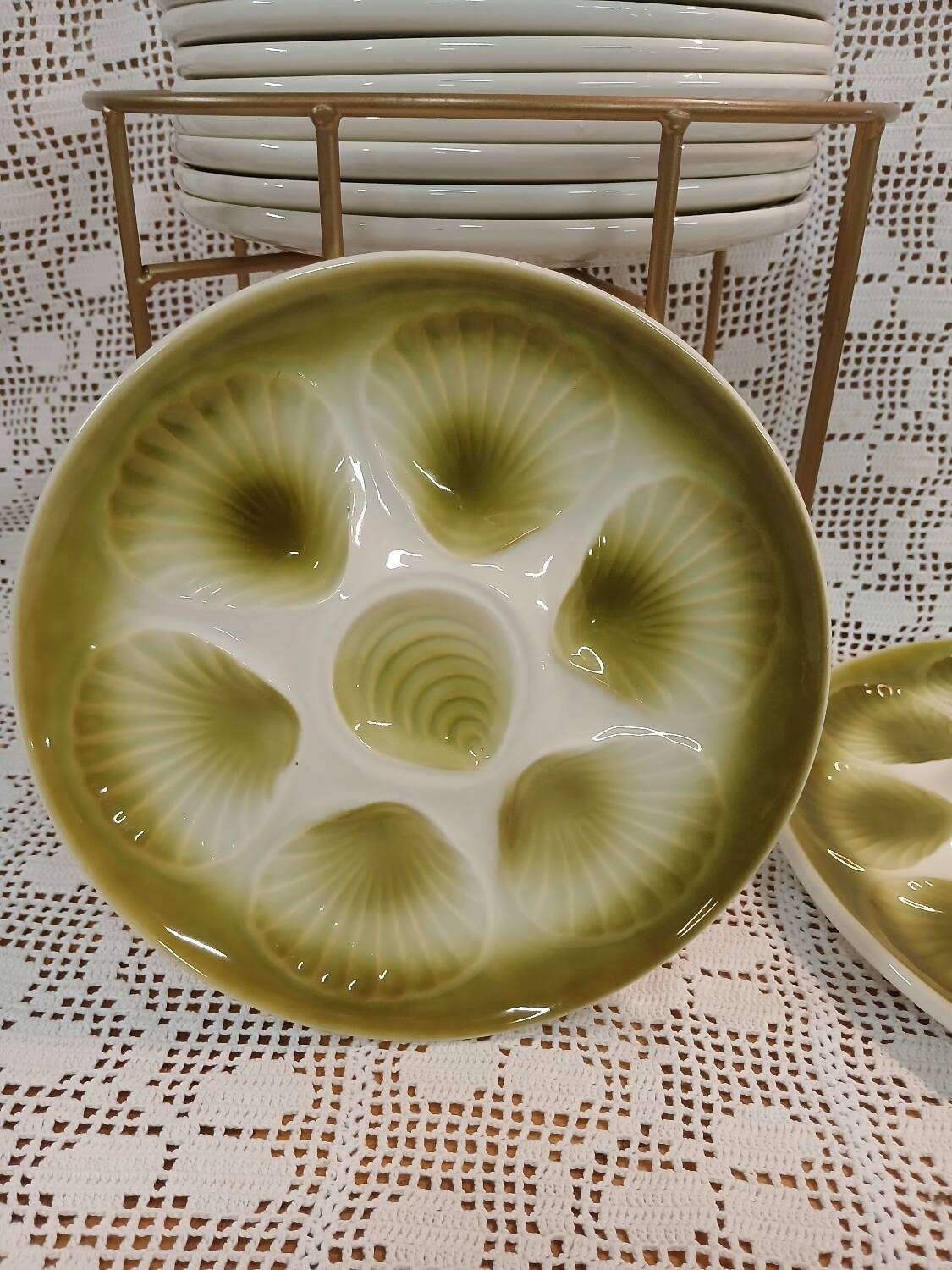 11 oyster plates + 1 Orchies Moulin des Loups dish