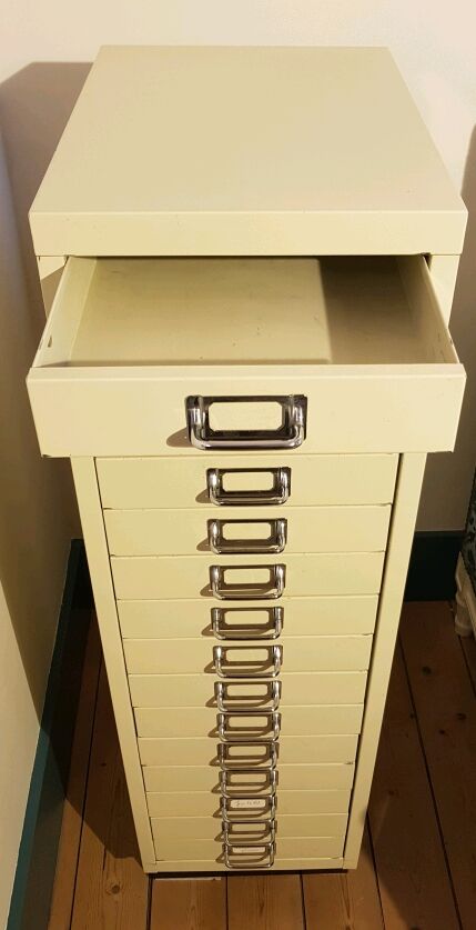 Workbook 15 metal vertical drawers 60