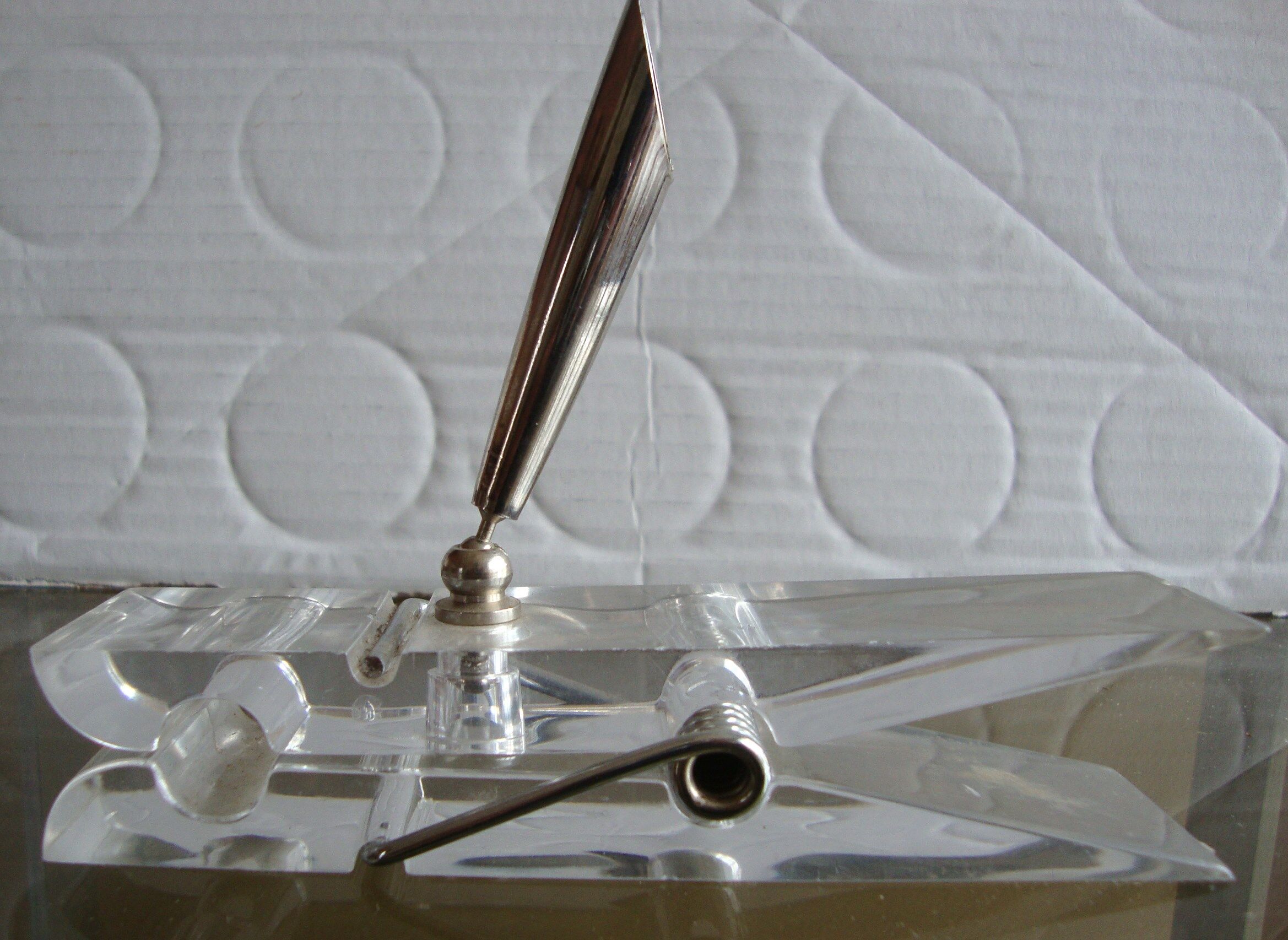 Paper press clip -vintage pen holder