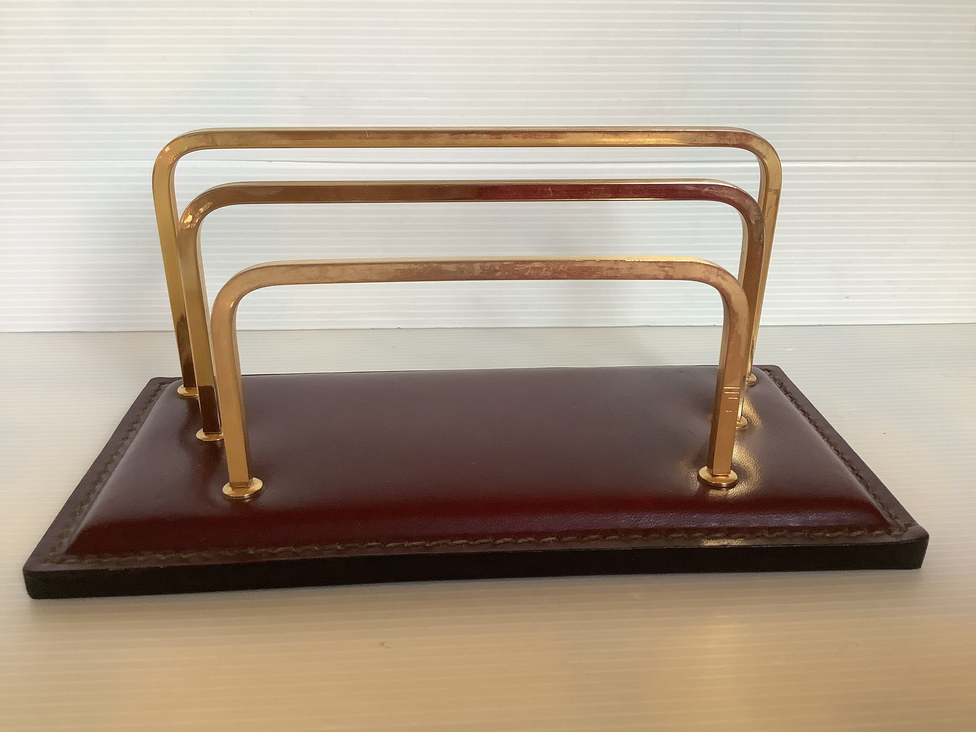 Mail rack brass garnet leather ILG Belgium
