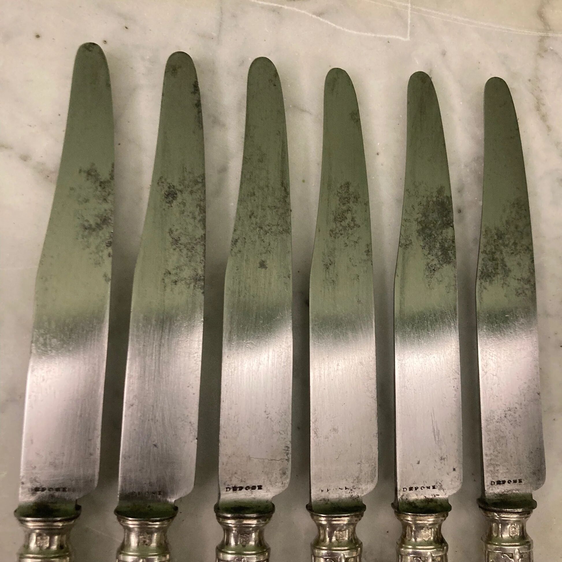 6 silver-plated dessert knives by SFAM and Rumèbe in the Louis XVI style from Narbonne.