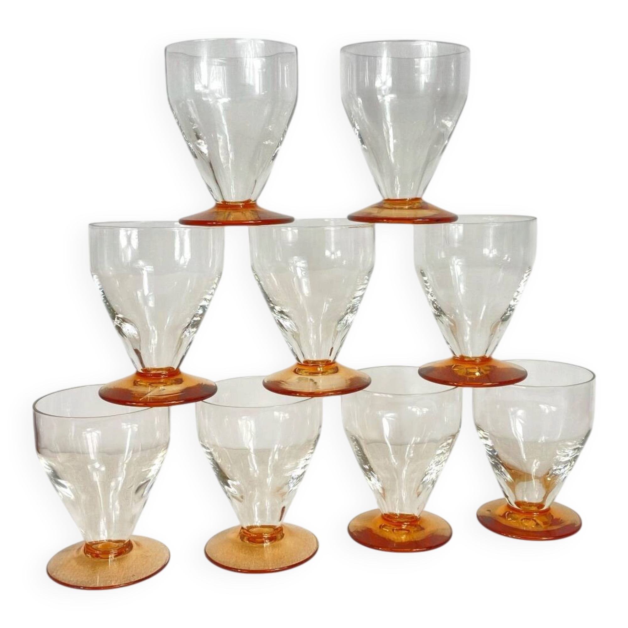 9 Art Deco wine or water glasses with amber stems, 9 cl.