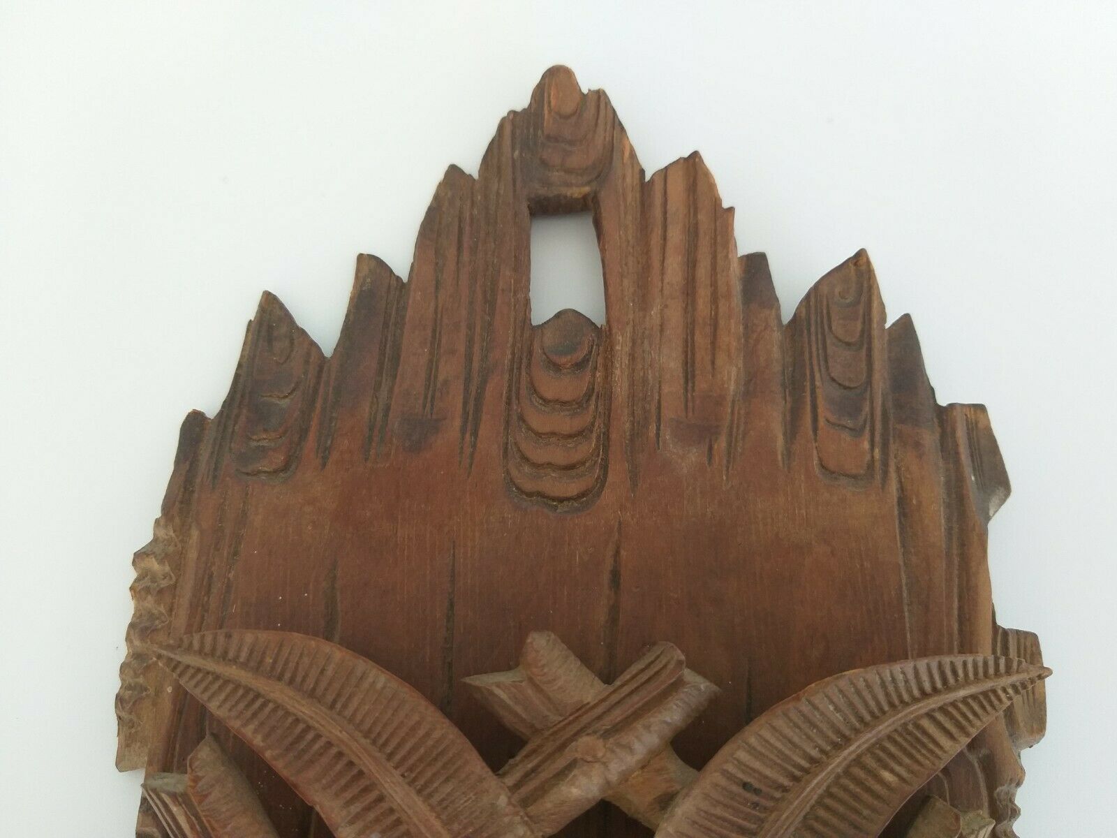 Porte courrier Saint Gervais les bains bois sculpte foret noire 1900
