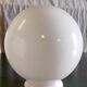 Abat-jour globe opaline diam. 15 cm - mid. XXème
