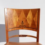 Ensemble de six chaises de différents types de bois