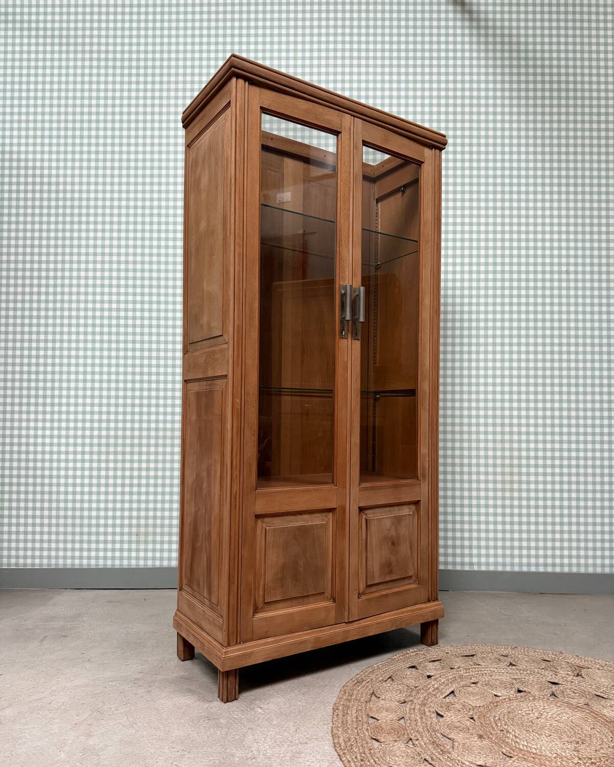 Large pharmacy display case (renovated)