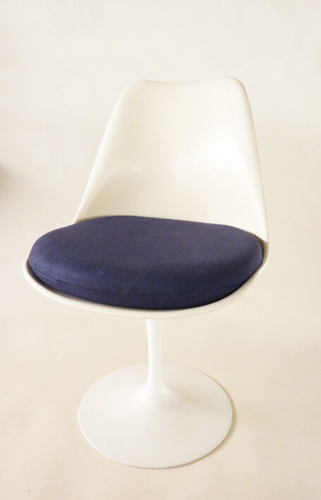 Eero Saarinen Tulip chairs