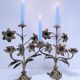 Paire de chandeliers laiton bronze décor floral