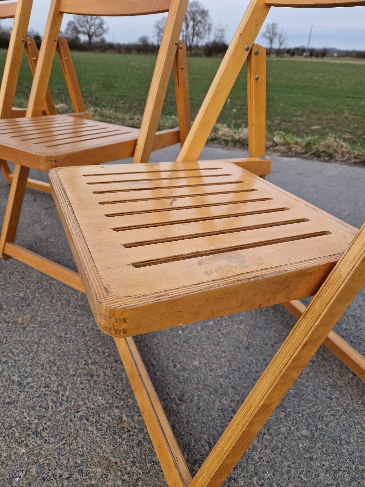 Set of 4 Folding Chairs in Wood and Plywood