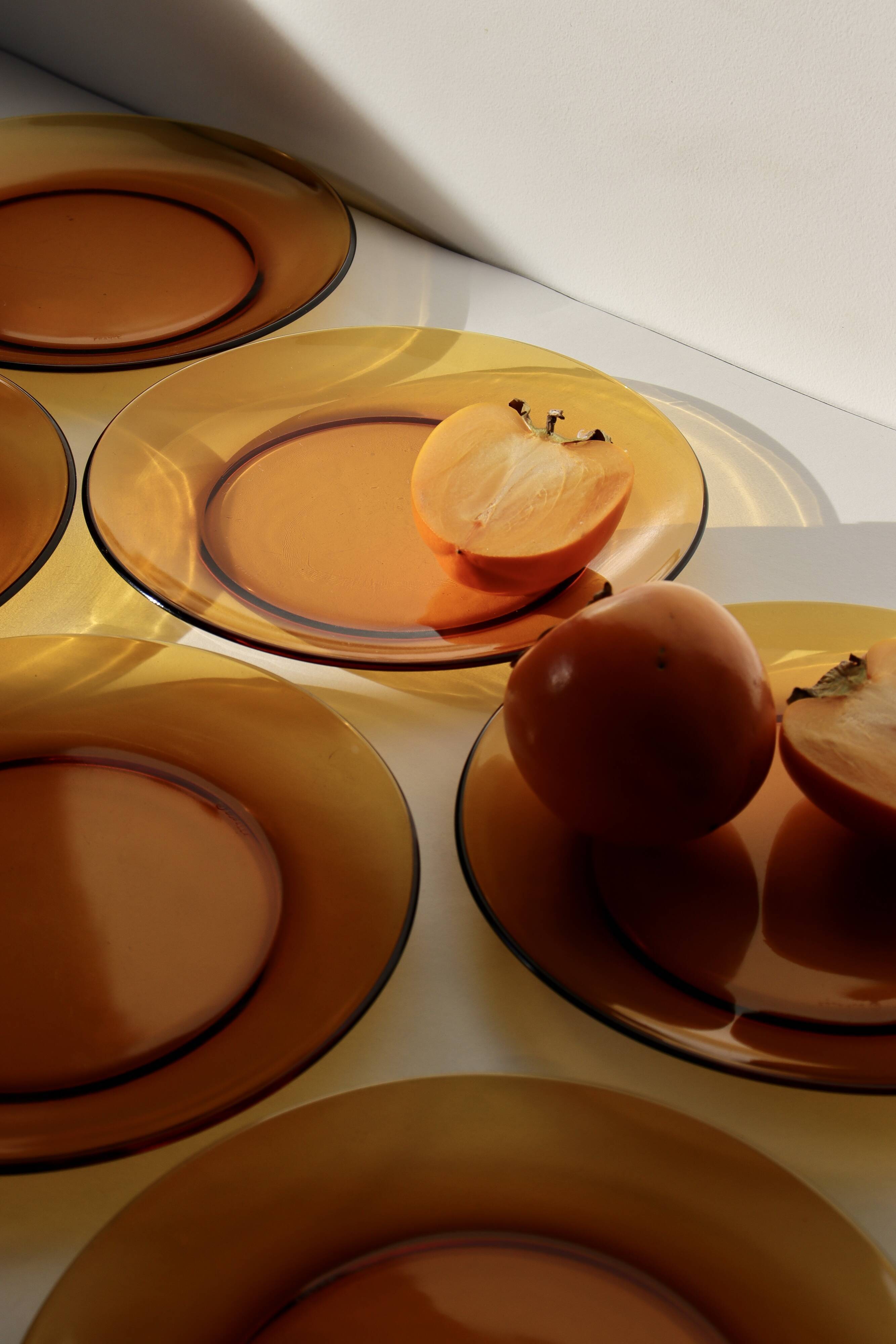 6 amber glass plates