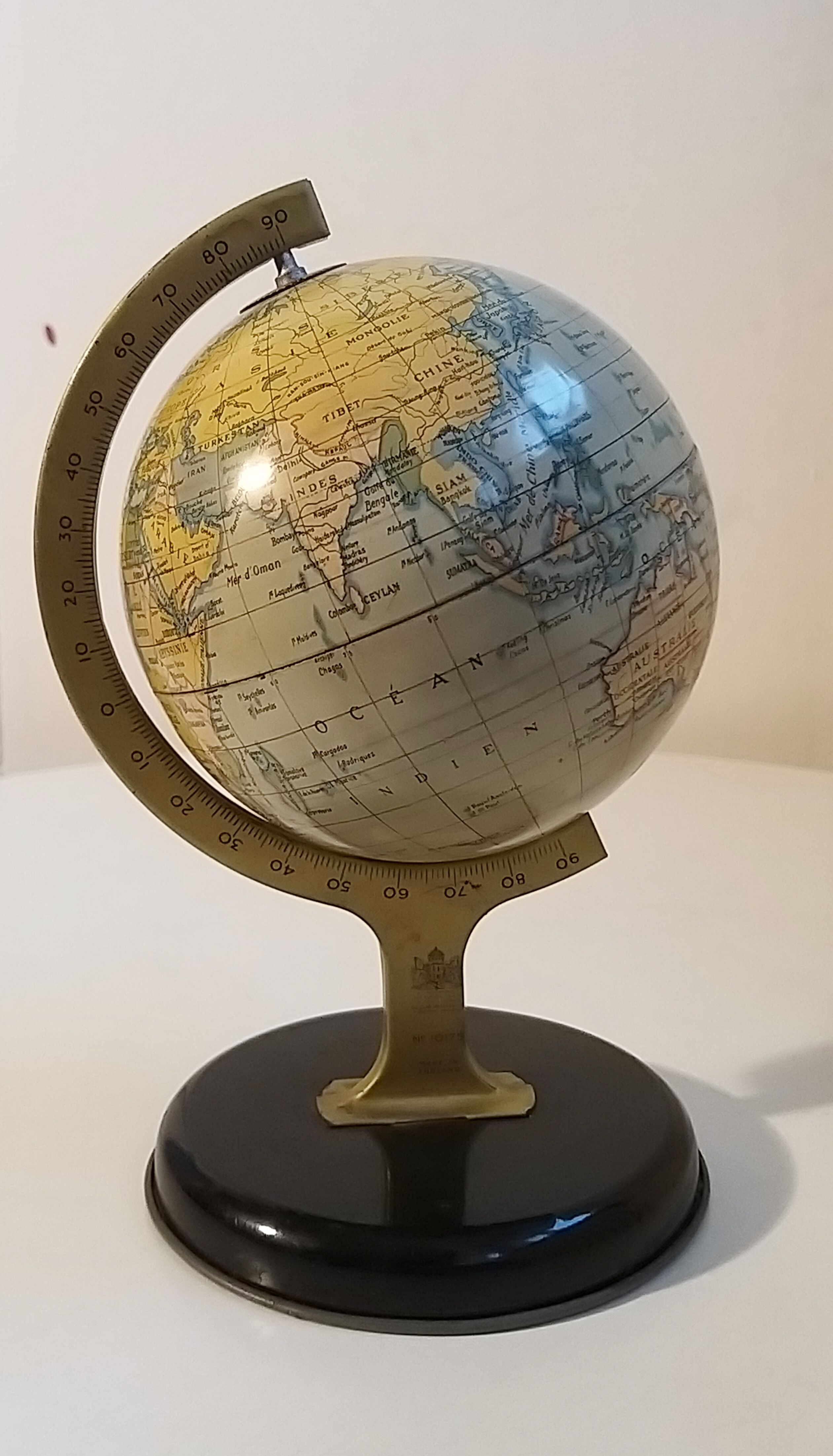 World map "Chad Valley" made in England 1950/60
