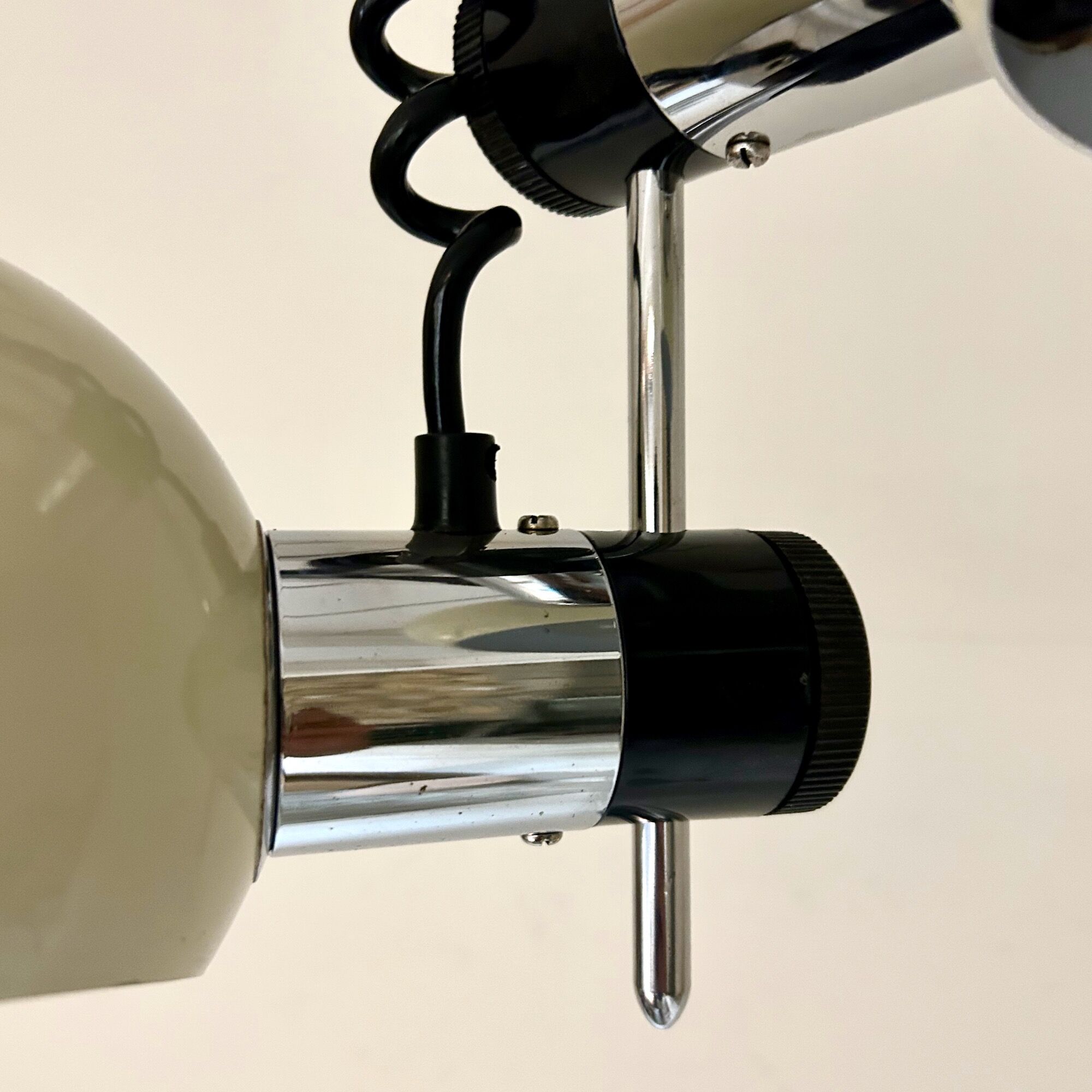 Suspension Eyeball